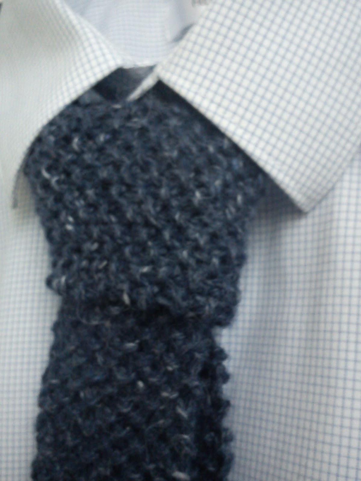 Esther Garn Julfin i slips