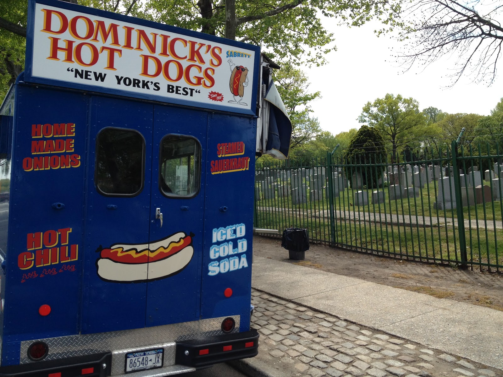 PIG OUT SPOTS Dominick's Hot Dogs (Queens, NY)