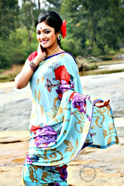Haripriya cute in saree, Haripriya
