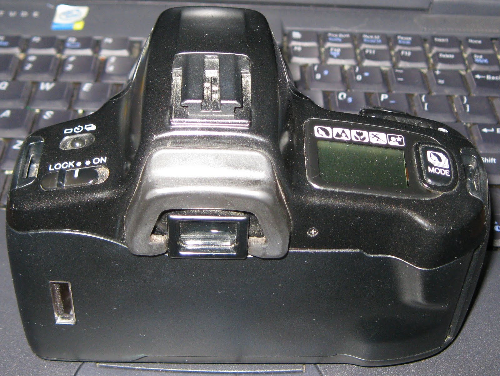 The Chens: The User’s Review: Minolta Maxxum 300si SLR Film Camera