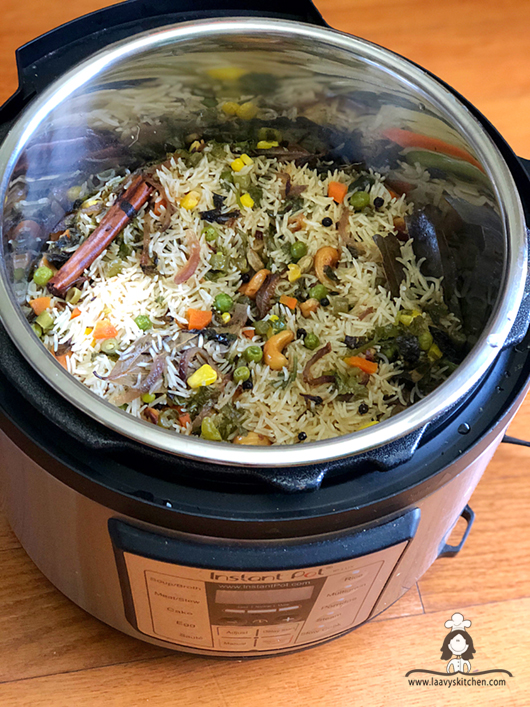 Laavy's Kitchen A food blog by Laavy Easy Vegetable Pulao in Instant