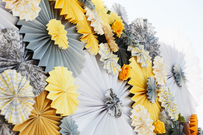 Una Boda en Amarillo, Negro y Gris.