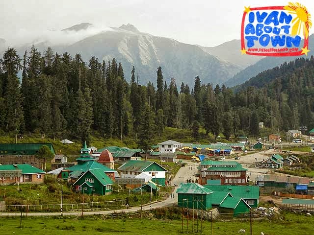 Downtown Gulmarg in Kashmir, India