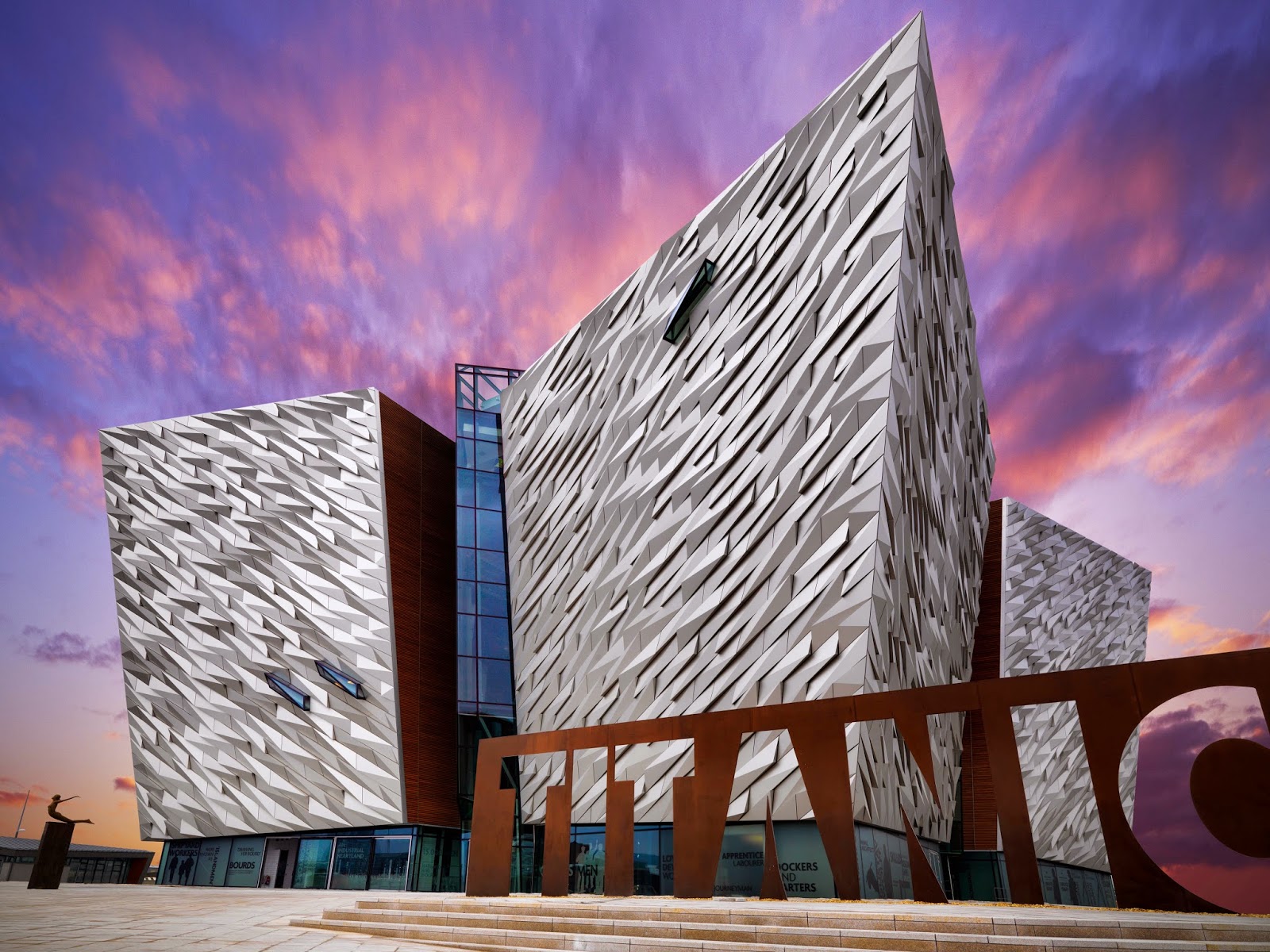 LUV 2 GO Titanic Belfast Northern Ireland