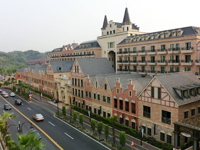 A European Shopping Complex in Kaohsiung, E-da World