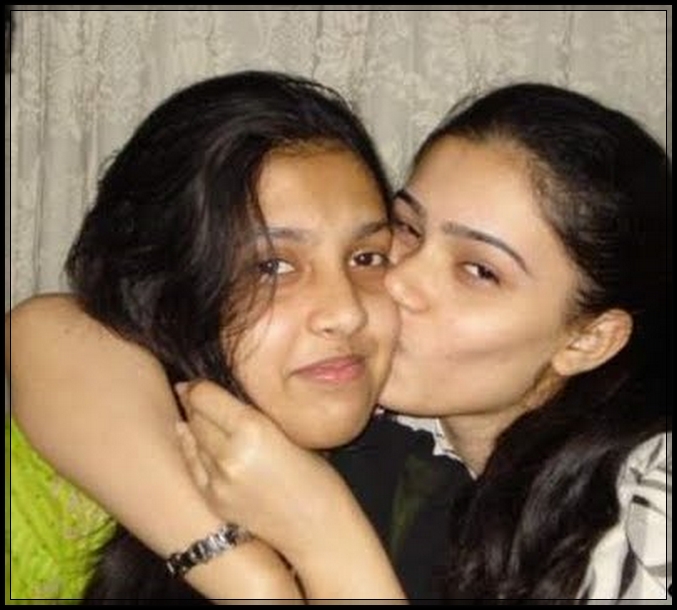 Indian girls Kissing each other 