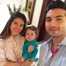 VJ Syra Yousaf Biography Age Height, Profile, Family, Husband, Son, Daughter, Father, Mother, Children, Biodata, Marriage Photos.