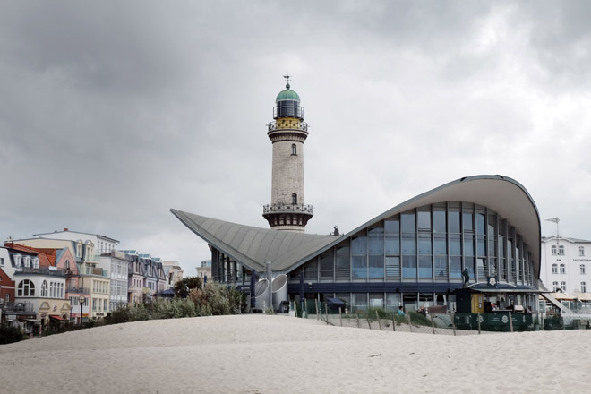 Ostsee | von Wismar bis Rostock, vorbei an Bad Doberan und zum Tee nach Warnemünde | Minza will Sommer Reisen in Deutschland, Urlaub in Deutschland, Mecklenburg Vorpommern, Shoppingtipps und Cafetipps in Wismar, Uni Rostock, Bad Doberan, Warnemünde, Ostsee, Pornobrunnen, Teepott, Architektur, Minza will Sommer