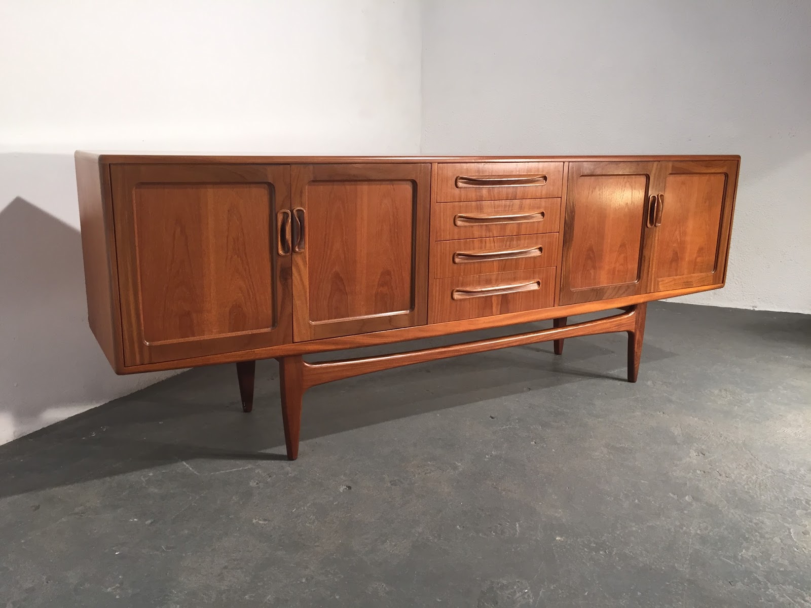 Vintage Furniture Ireland OCD 2017
