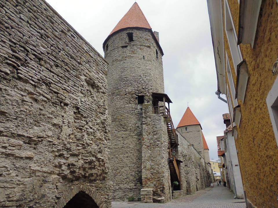Köismäte Torn, la torre en forma de herradura (Tallinn) (@mibaulviajero)