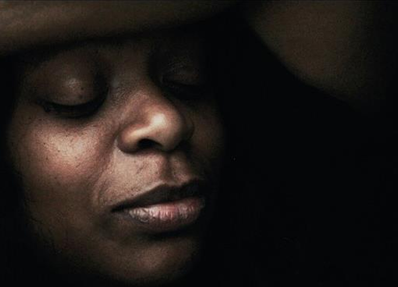 Maria Shu é uma das raras dramaturgas negras da capital paulista. No bairro Jaraguá, onde mora, ela é provavelmente a única. Foto: Carlos Ronchi Maria Shu é uma das raras dramaturgas negras da capital paulista. No bairro Jaraguá, onde mora, ela é provavelmente a única. Foto: Carlos Ronchi