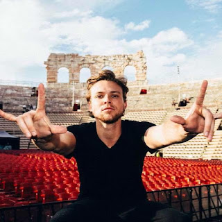 Ashton Irwin age, birthday, girlfriend, height, dad, hands, siblings, sister, family, middle name, date of birth, eye color, father, house, facts, daddy, 2016, tattoo, 5sos, 5 seconds of summer, quotes, halsey and, 2014, hot, imagines, long hair, drums, smile, 2012, cutting, self harm, 2013, bandana, glasses, fetus, tumblr, lauren irwin, harry irwin, snapchat, twitter, instagram Ashton Irwin age, birthday, girlfriend, height, dad, hands, siblings, sister, family, middle name, date of birth, eye color, father, house, facts, daddy, 2016, tattoo, 5sos, 5 seconds of summer, quotes, halsey and, 2014, hot, imagines, long hair, drums, smile, 2012, cutting, self harm, 2013, bandana, glasses, fetus, tumblr, lauren irwin, harry irwin, snapchat, twitter, instagram