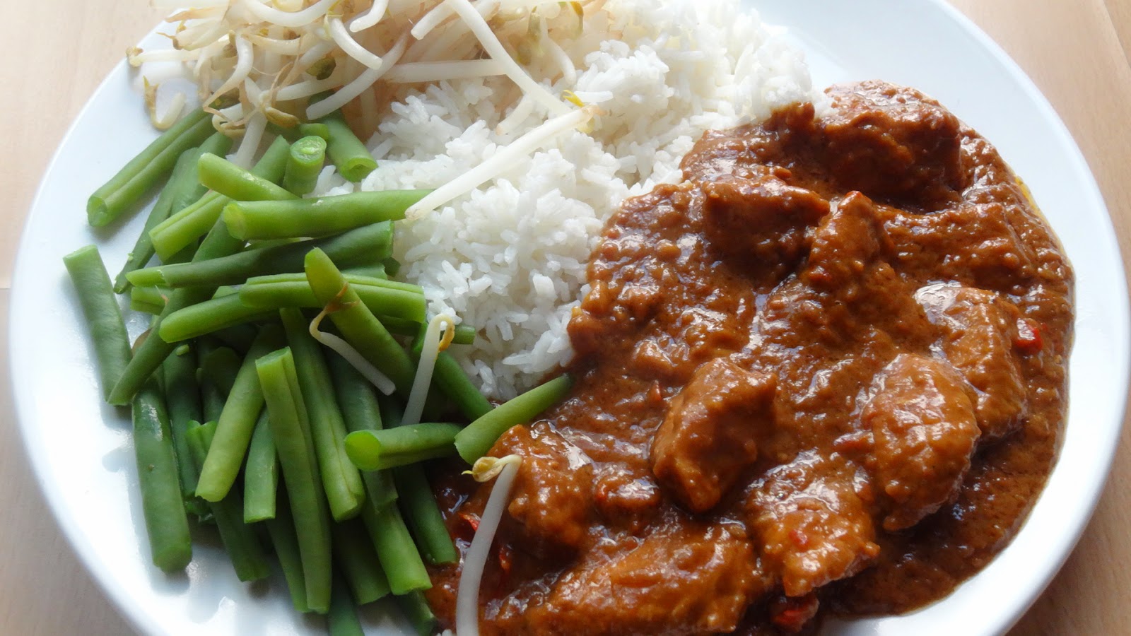 Wereld-Recepten: Indonesische kip in satesaus: een makkelijk gerecht ...
