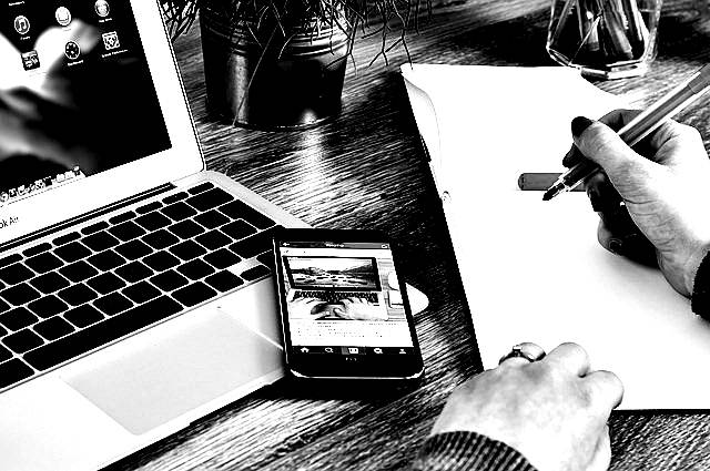 Memakai Kedua Sisi Kertas Bentuk Gaya Hidup Ramah Lingkungan