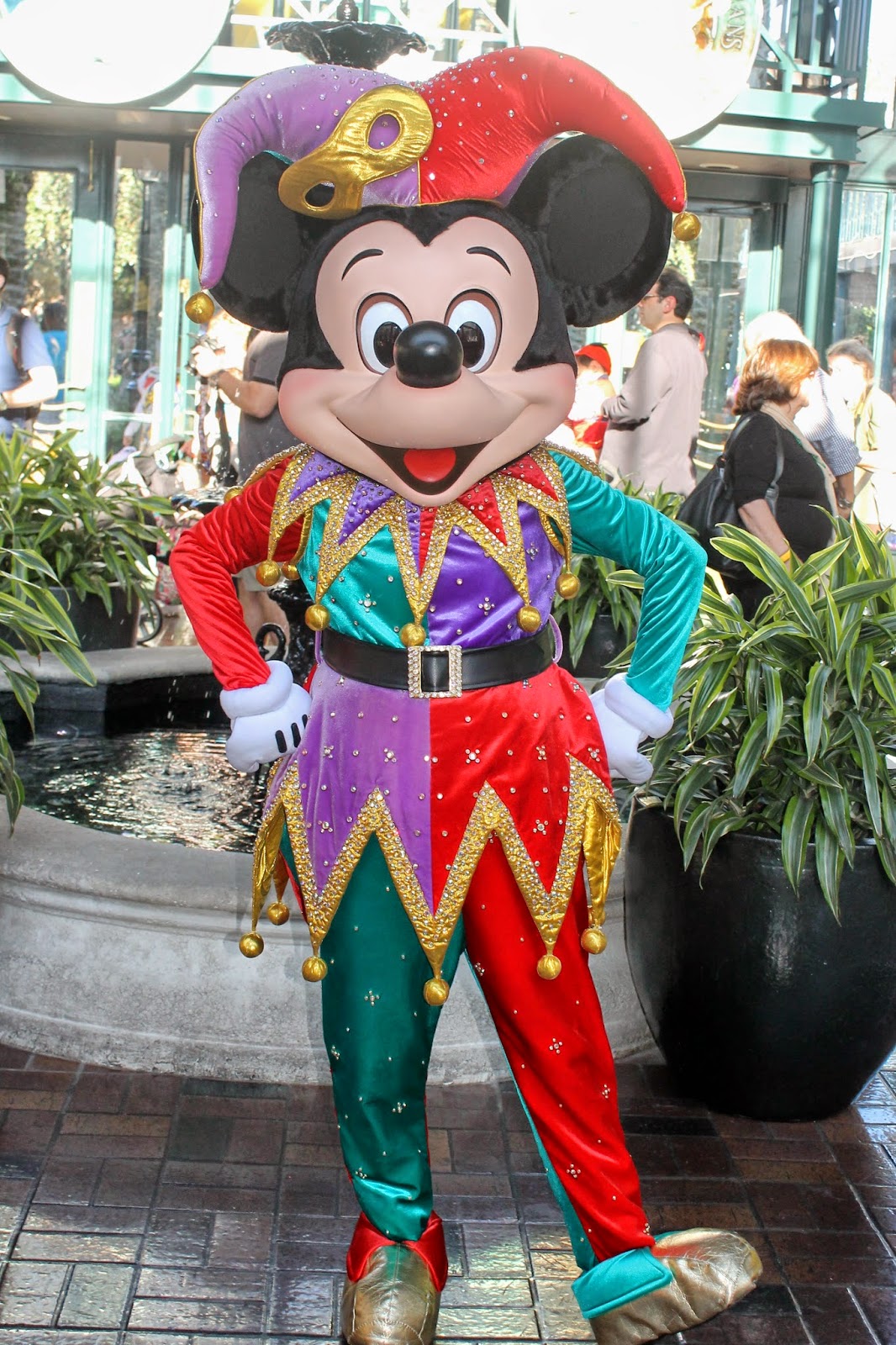 Unofficial Disney Character Hunting Guide Halloween Around the Walt