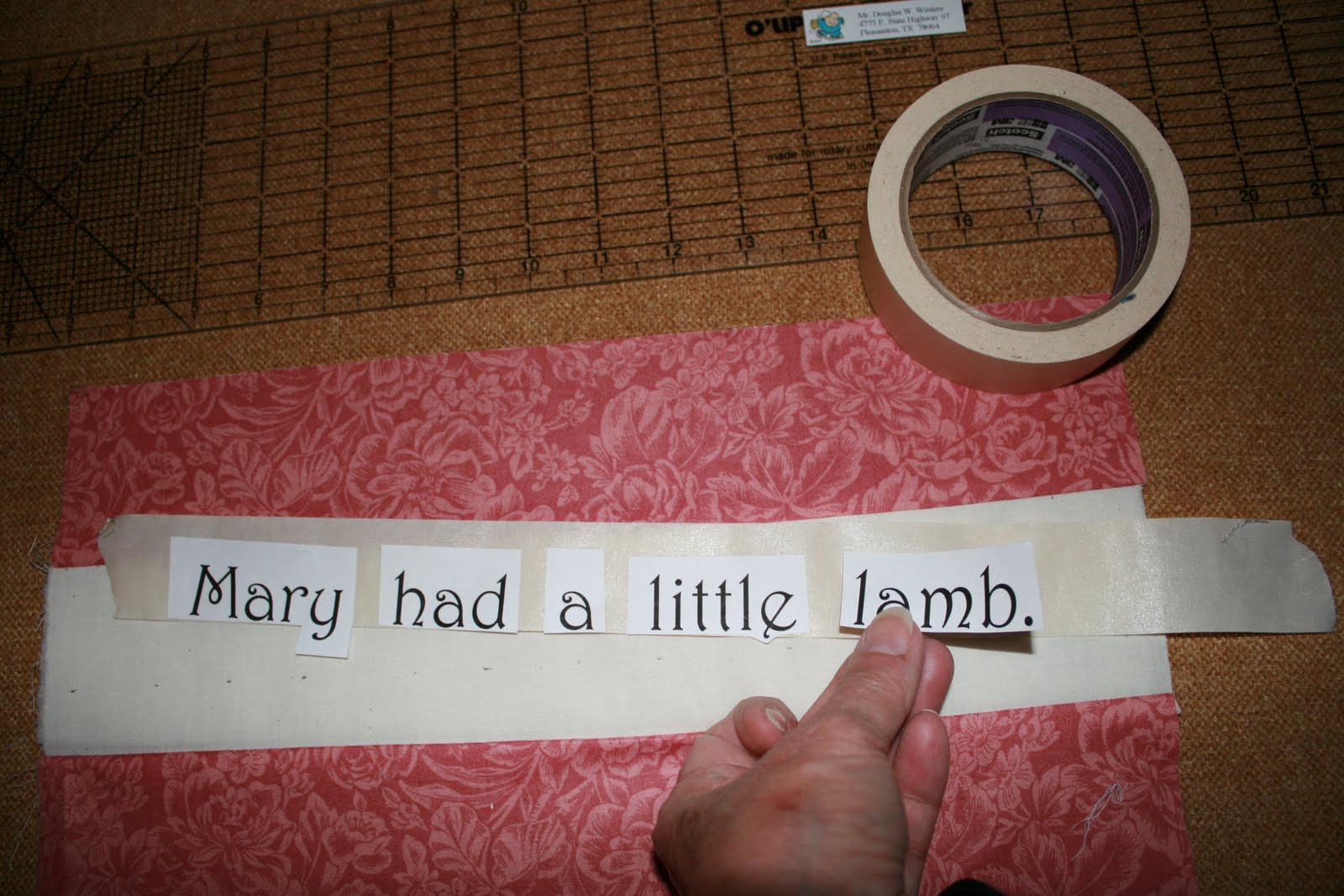 Buzzing and Bumbling: Tutorial: Centering Words in Your Borders