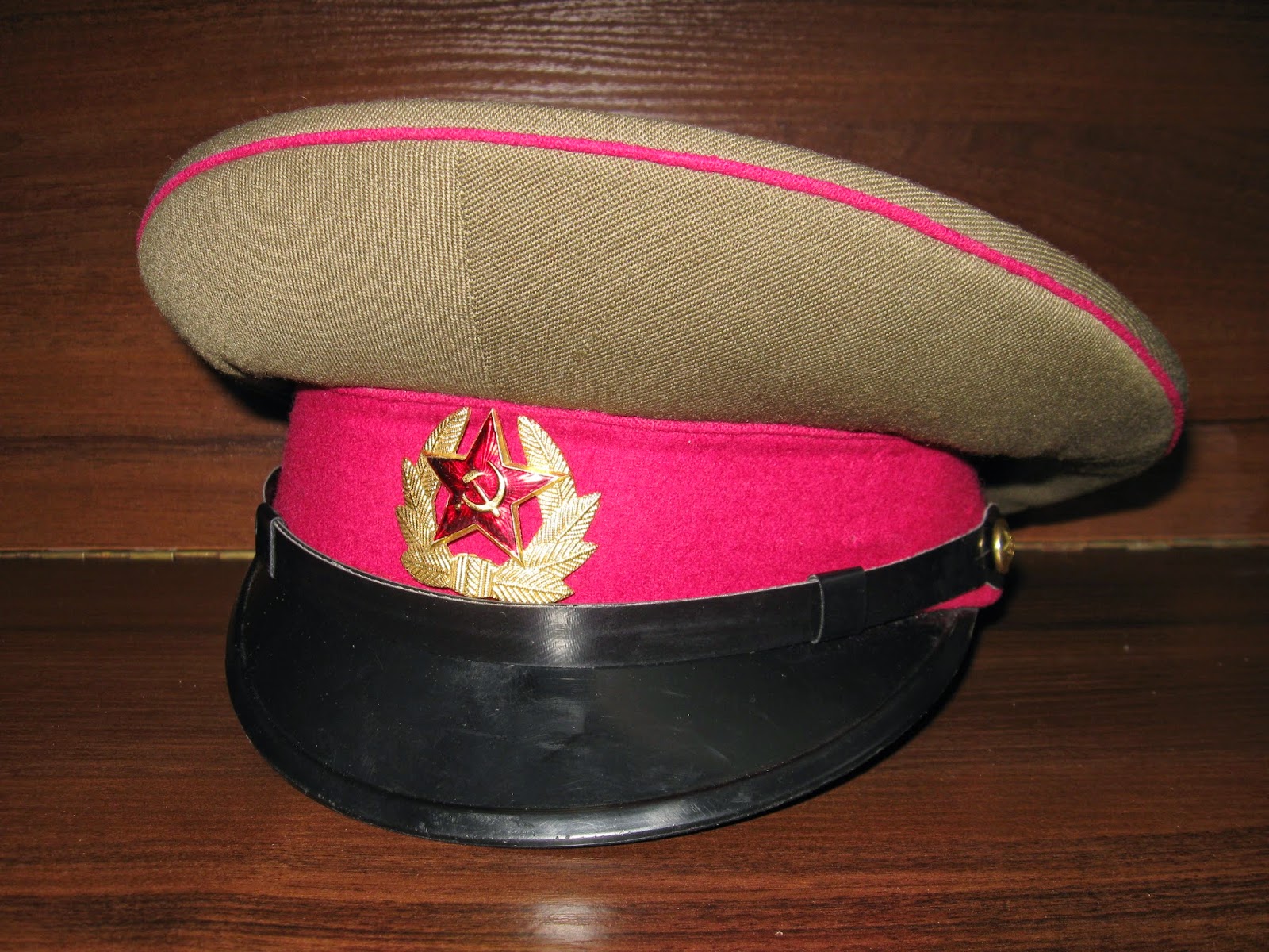 зеленая фуражка. фуражка мо с черным околышем. фуражка офицерская общевойсковая. фуражка офисная мо. околыш фуражки 6.