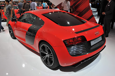 Audi-R8-eTron-Concept-Rear-Side-View
