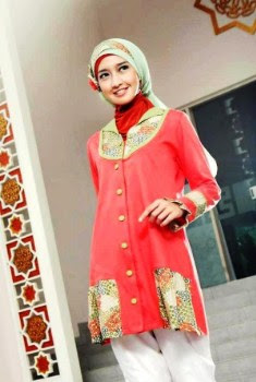 Atasan batik wanita muslimah kombinasi hijab Atasan batik wanita muslimah kombinasi hijab