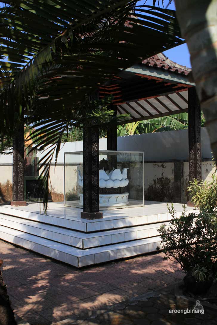 monumen ari-ari kartini mayong jepara