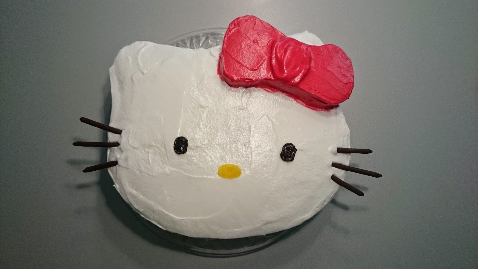 Julia still bakes hello kitty torte