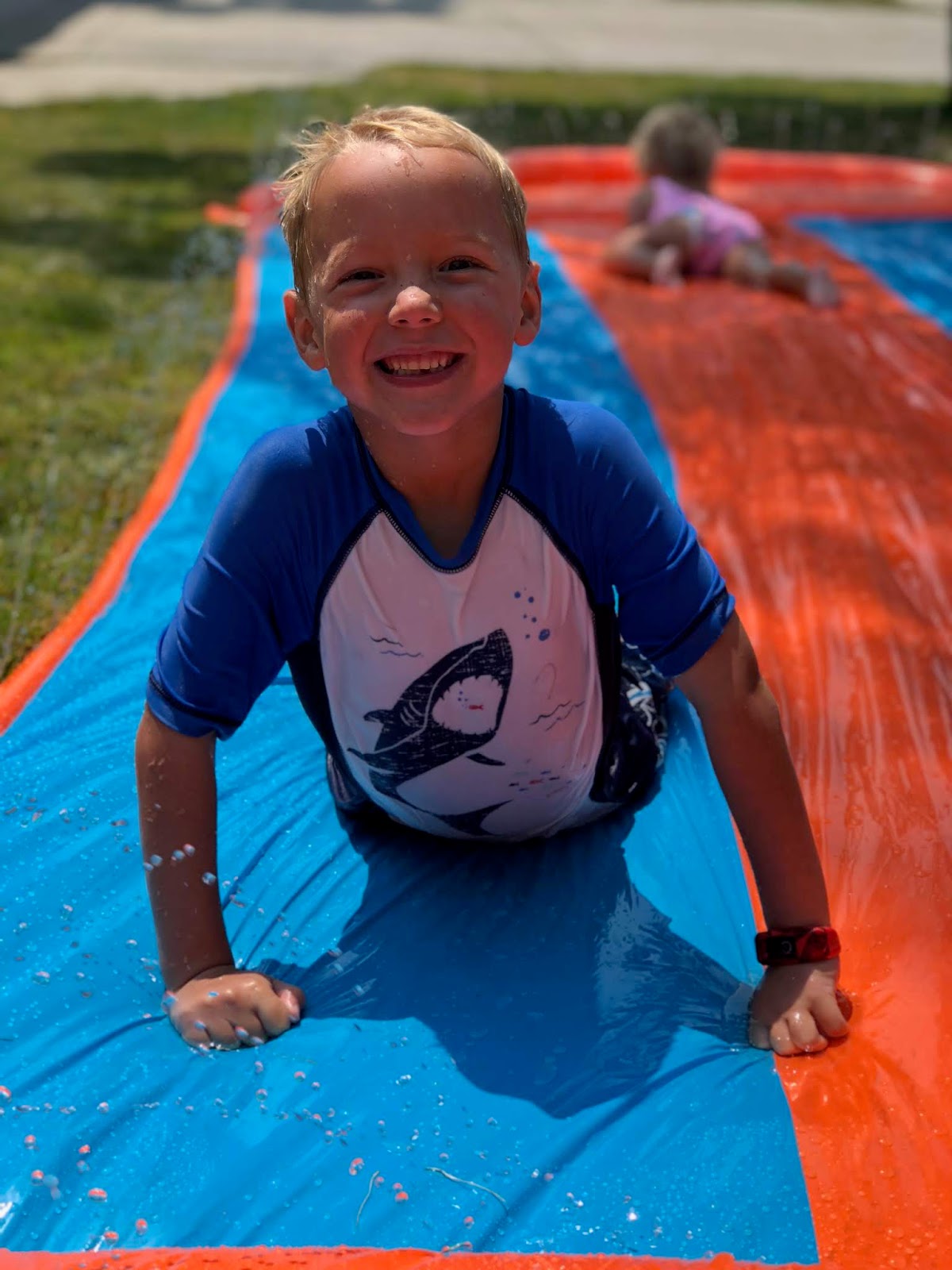 toddler-approved-easy-to-set-up-water-party-for-toddlers-and