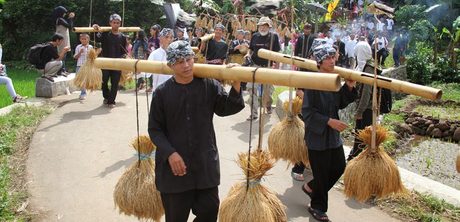 Rengkong, Kesenian Tradisional Masyarakat Sunda - Kamera
