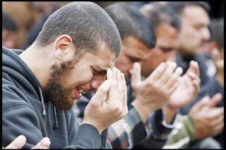 Khutbah Jumat Yang Membuat Orang Menangis Hakikat Mensyukuri Nikmat Metamorphoses For Life A Better
