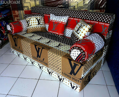 Sofa bed inoac motif ELVE merah putih Sofa bed inoac dengan motif ELVE merah putih