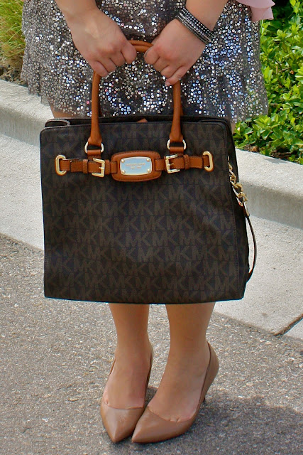 natalie craig, plus size fashion blogger, plus size fashion, chicago fashion, chicago chic, chicago blogger,  class act, sequin skirt, express skirt, poink chiffon cardigan, chiffon blazer, urban outfitters, nude heels, top knot, knot head, top bun
