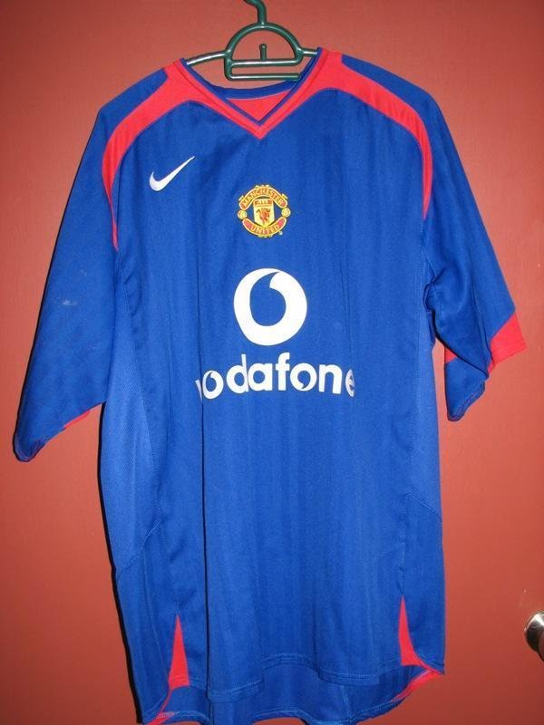 The Damn Random Page: Manchester United Jerseys - Through the Years