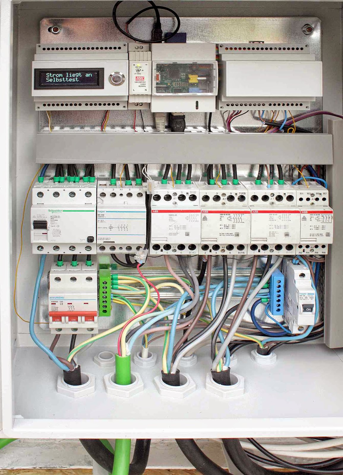 Zukunft fährt elektrisch: Tanksäulenumbau (aus Benzin mach Strom) (Teil 1)