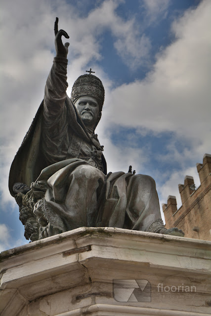 Rimini - Piazza Cavour, średniowieczny plac - TOP atrakcja turystyczna nad wyżrzeżem adriatyku