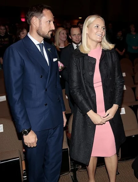 Crown Prince Haakon and Crown Princess Mette Marit of Norway visited the Hall of Memorial University in St. John's.