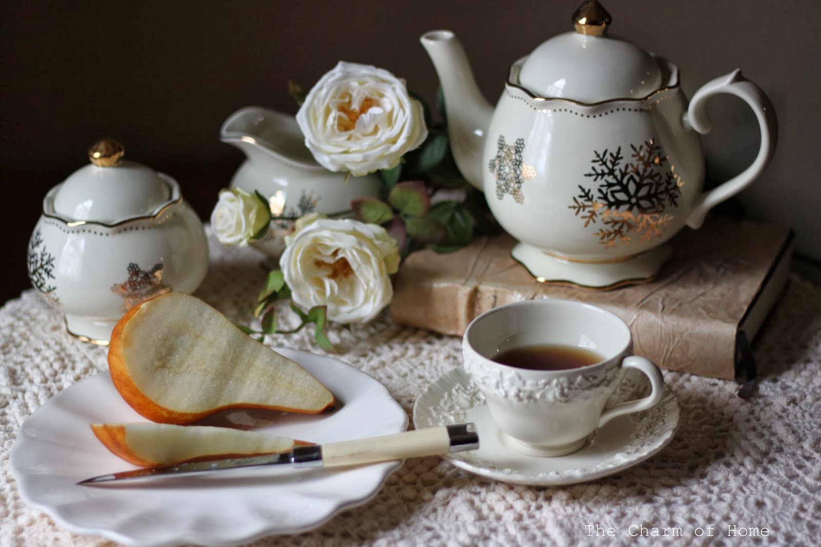 Winter White Tea, The Charm of Home