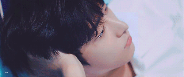 최대 리즈찍고 시작부터 비주얼 폭격하는 남돌.jpgif | 인스티즈