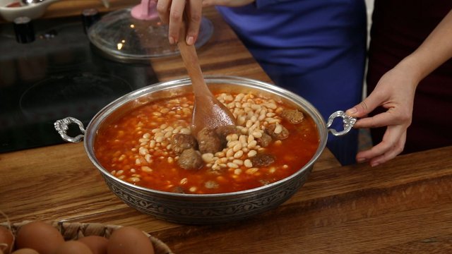 köfteli kuru fasulye tarifi köfteli fasulye yemeği
