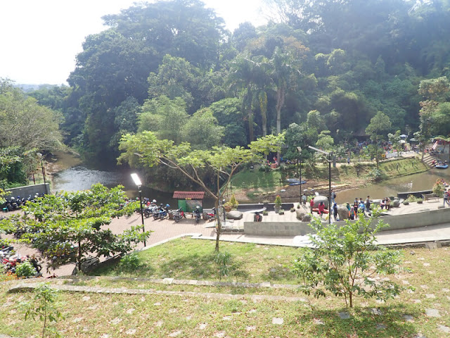 Teras Cikapundung, Bandung - Setengah Hari Mengelilingi 5 Taman di Bandung Dengan Berjalan Kaki