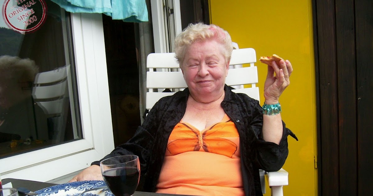Neger Oma College Lutschen