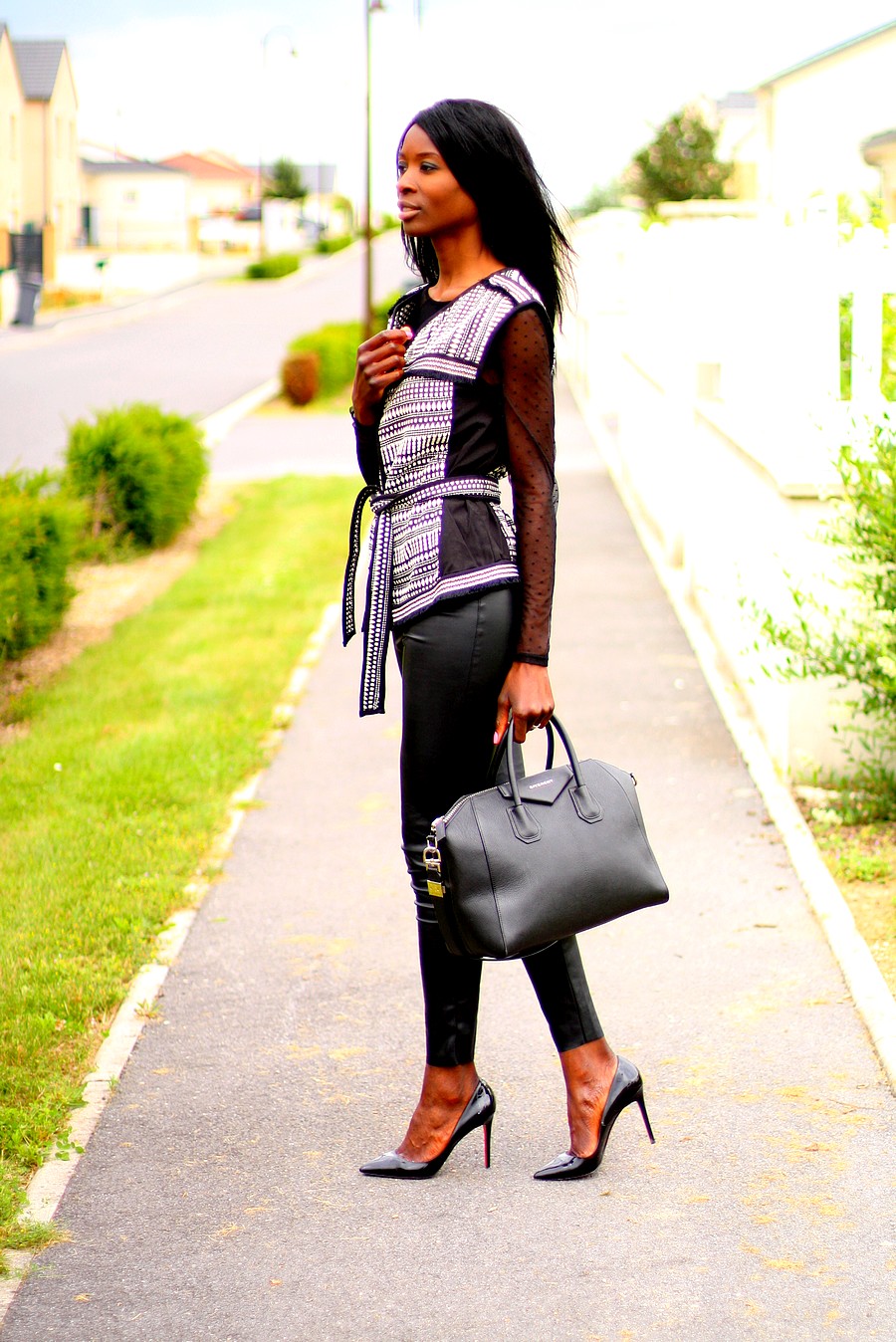 look-boheme-chic-rock-louboutin-pigalle-givenchy-antigona-legging-cuir-blog-mode look-boheme-chic-rock-louboutin-pigalle-givenchy-antigona-legging-cuir-blog-mode