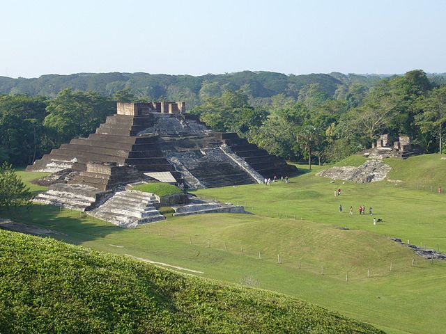 أحد اهرامات حضارة المايا