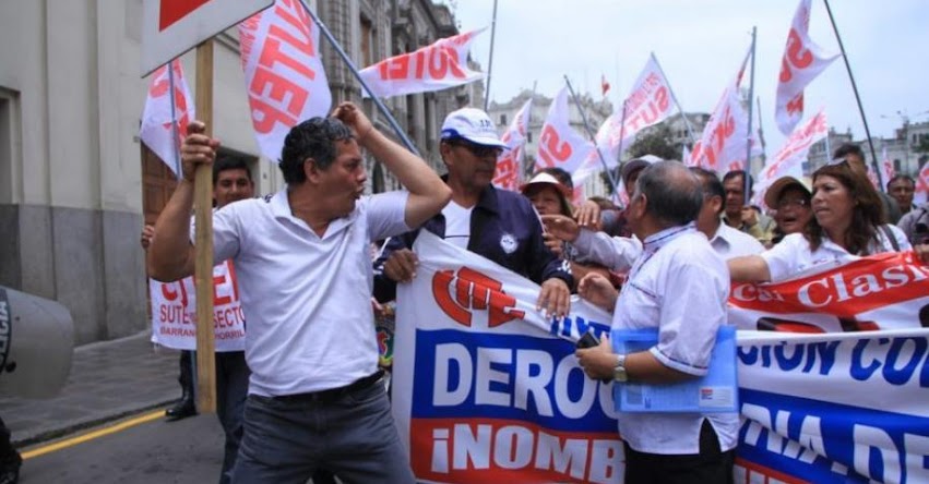 SUTEP: Maestros marchan por aumento de presupuesto para el sector educación SUTEP: Maestros marchan por aumento de presupuesto para el sector educación