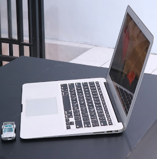 MacBook Air Core i5 (13 Inch, SSD 256) Fullset