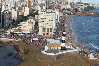 Carnaval pode ser bom para o Turismo, mas longe da Barra e de Ondina! Carnaval pode ser bom para o Turismo, mas longe da Barra e de Ondina!
