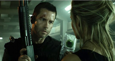 guy pearce and maggie grace lockout 2012 ms1 máxima seguridad