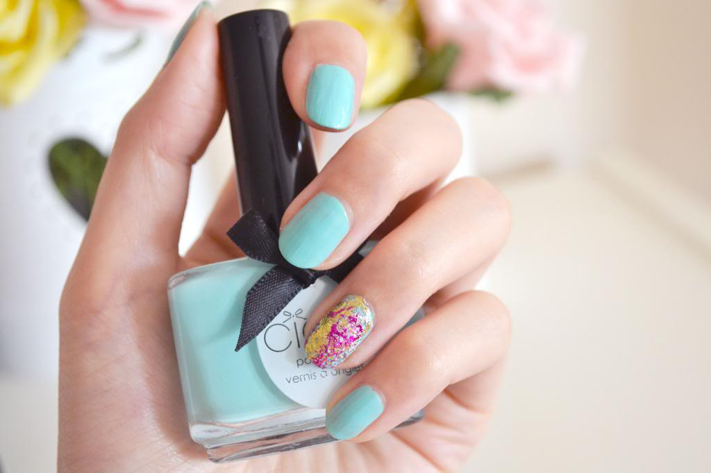 How To Do Foil Manicure with Ciaté Very Colourfoil How To Do Foil Manicure with Ciaté Very Colourfoil