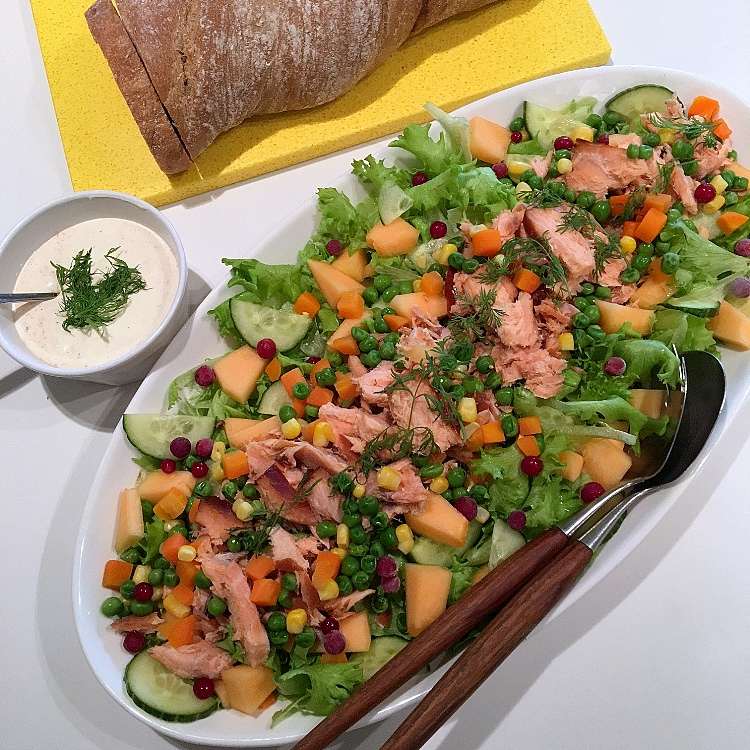 KOTONA Savulohisalaatti