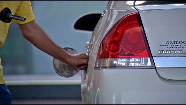 Symptômes de l'eau dans le réservoir d'une voiture