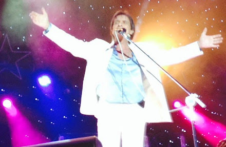 "Amo vocês", diz Roberto Carlos para público que lotou show em Salvador