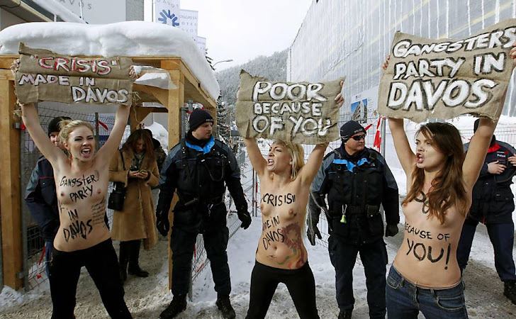 Ativistas do Grupo FEMMEN em Davos/Suíça